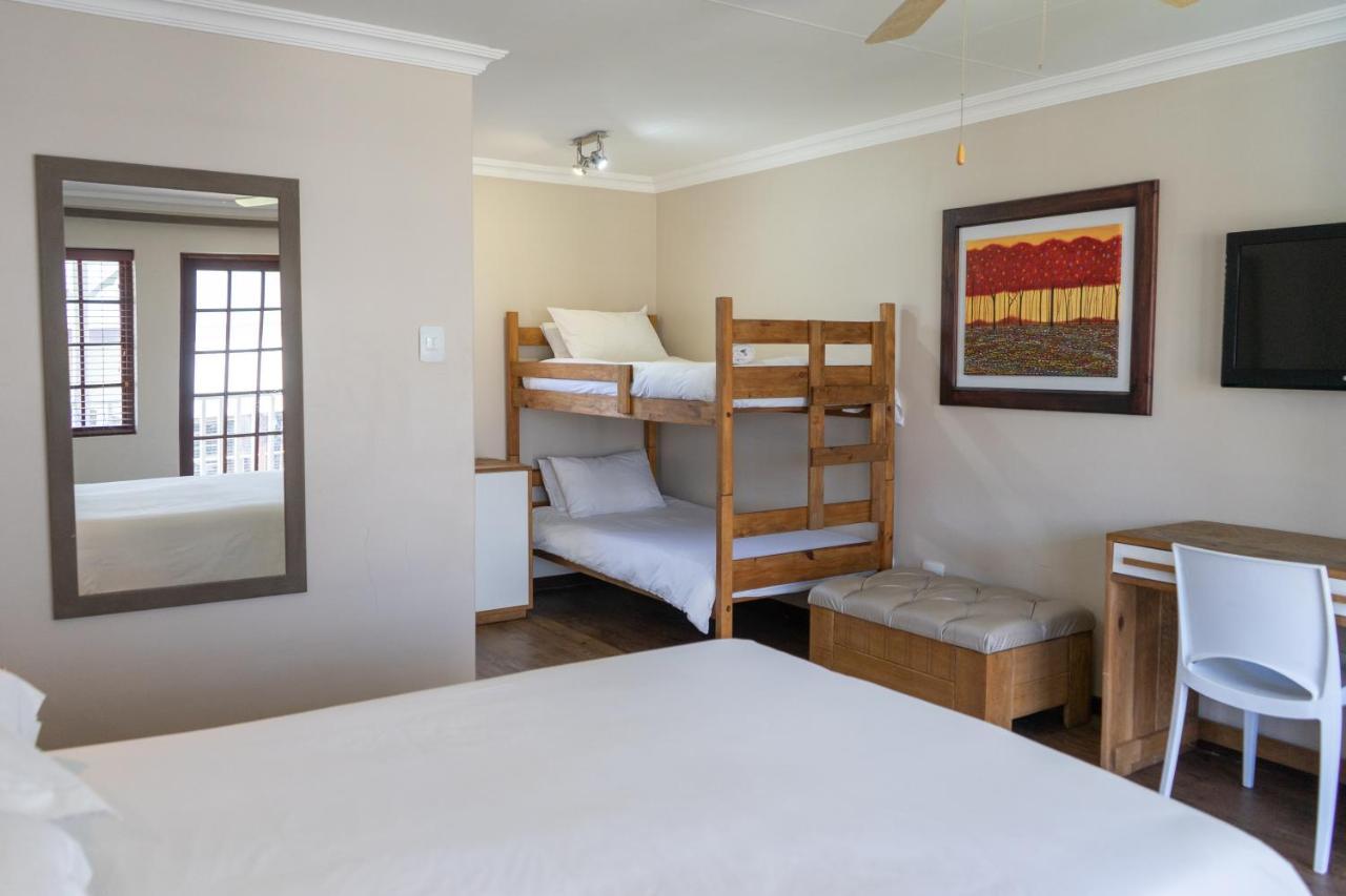 Loerie Guest Lodge George Buitenkant foto